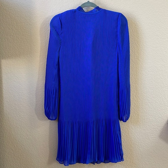 DKNY Long Sleeve Tie Neck Pleated Shift Dress Size 6 - Picture 3 of 5